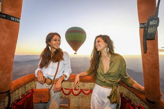 Hajnali hőlégballonozás reggelivel — Kirándulásfotó 2